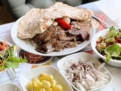 Dönerci Kadir Usta Akademi ile Aynı Standartta Hizmet